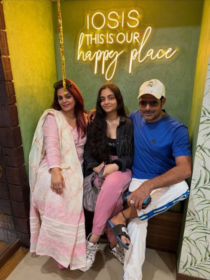 Celebrating love and togetherness. It was a pleasure to host this beautiful family at the salon. My space is a happy place for everyone.