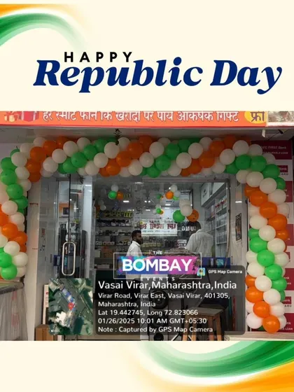 This is a tricolor balloon arch I did for a mobile shop in the Vasai-Virar area. It shows how even a simple balloon setup can completely change the look of a storefront for a national celebration.