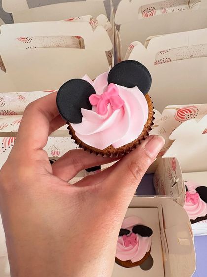 Drishtii Anandd - Custom Cupcakes & Dessert Gifting Custom Themed Cupcakes photo 8