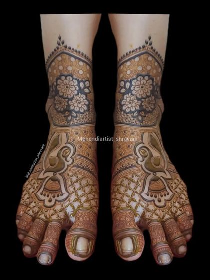 Elegant Foot Mehendi photo 5