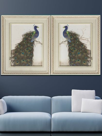This luxury shadow box set features two beautiful peacocks, their magnificent tails rendered in exquisite detail. The vintage-style frame adds to the classic and elegant feel of the artwork.
