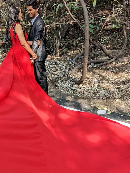 We offer long-tail gowns in all colors for rent, making it easy and affordable to get that perfect shot.