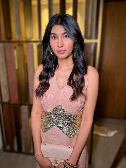 The Signature "Desi Clean Girl" Glow photo 11