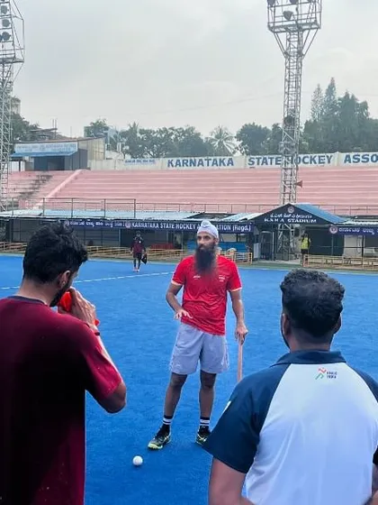 I bring in the best to inspire my players. Here, Olympic bronze medalist Jarmanpreet Singh shares his invaluable experience with the team, providing mentorship you won't find anywhere else.