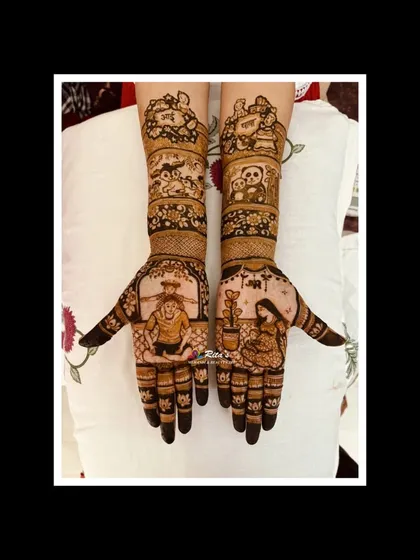 A very special baby shower design dedicated to the dad-to-be. The palms feature portraits of the mom-to-be and the dad playing with his child.