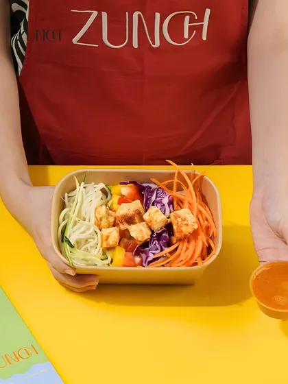 Freshly packed and ready when you are. This is a proper meal in a convenient box, perfect for a satisfying and happy lunch break.