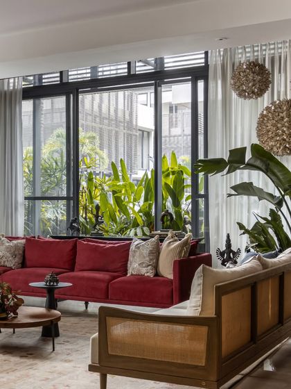 This perspective highlights the room's generous proportions and its seamless connection to the garden, a key feature of our design.