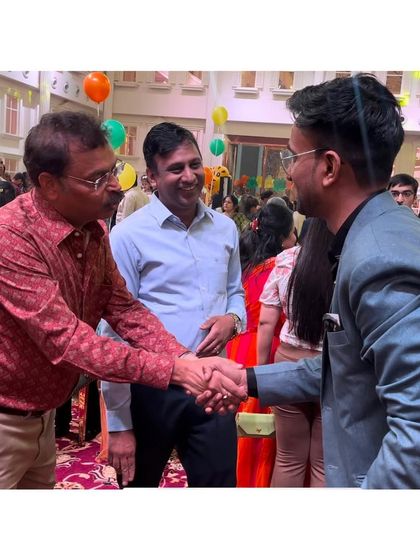 Close-Up & Roving Magic photo 21