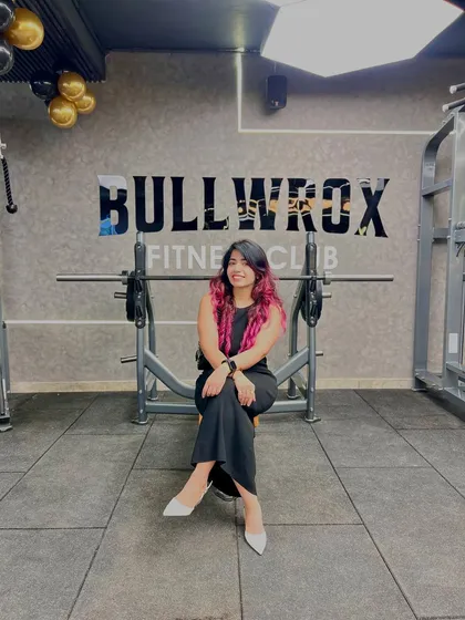 Taking a seat after the award ceremony. My influence in the fitness space is built on a foundation of authenticity and a genuine desire to help people find a healthy lifestyle they love.