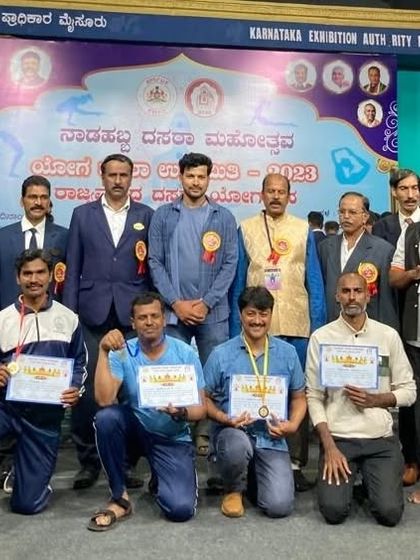 Dada - Yoga Instruction Competitive Yogasana: My Journey & Your Path photo 13