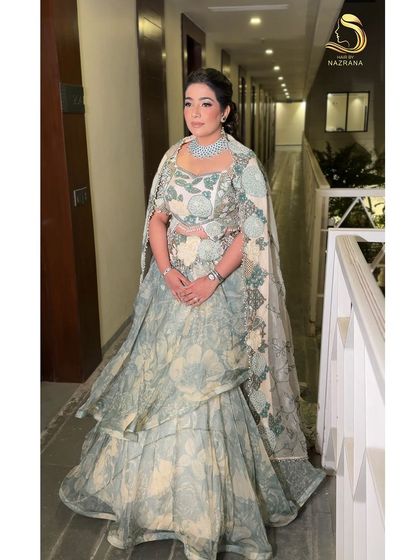 My client looking gorgeous with her voluminous and textured ponytail.