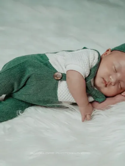 A tiny forest elf, dreaming sweet dreams. I love using cute, knitted outfits to transform your baby into a character from a fairytale.