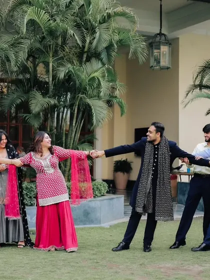 A fun tug of war between the 'ladkewale' and 'ladkiwale'! Photoshoots with me are full of this kind of *hasi-masti* that includes the whole family.
