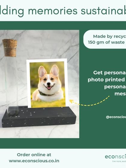 Our photo holder is a perfect personalized gift. We can print a custom photo and message for you, making it a meaningful present for dog lovers, family, or colleagues.