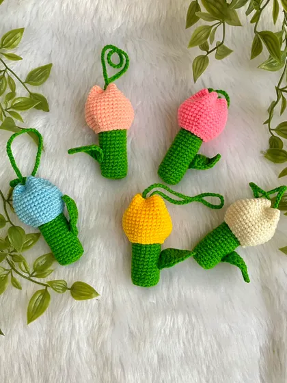 The lipstick holders are available in many different colors.