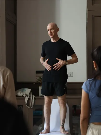 Eddie explaining the mechanics of breath and its effect on the nervous system. His lectures beautifully bridge the gap between ancient yogic wisdom and modern scientific understanding.