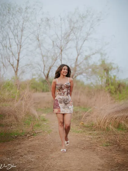 I believe in capturing movement and personality. This candid walking shot from an outdoor lifestyle session shows how I create a relaxed environment where you can be yourself, resulting in natural and effortless photos.