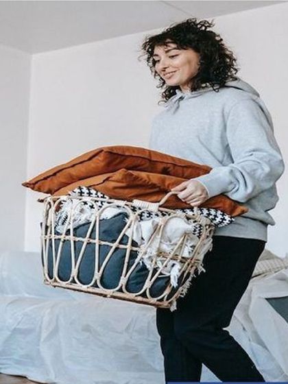 If you feel overburdened by possessions and are low on time, this guide offers tips to keep your decluttering projects short and effective, helping you find what you need when you need it.
