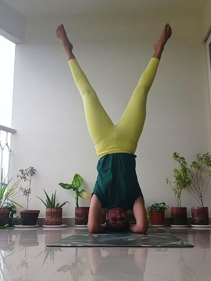 A headstand feels like a victory on a Monday morning. Playing with a straddle leg variation to challenge my balance and start the week feeling strong and centered.