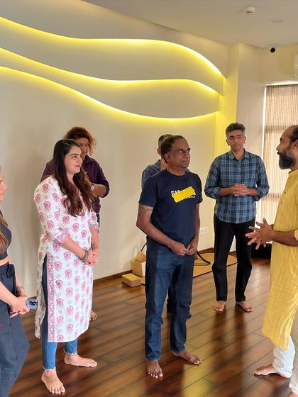 Students gather around Prasad Rangnekar during the Gita workshop. Through Krishna's wisdom, we learn to introspect and embrace a path of purpose.