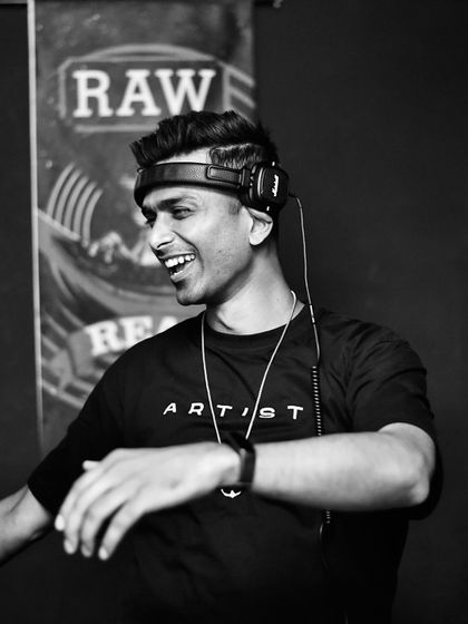 DJ Shams - DJ for Special Events Behind The Booth & The Vibe photo 6