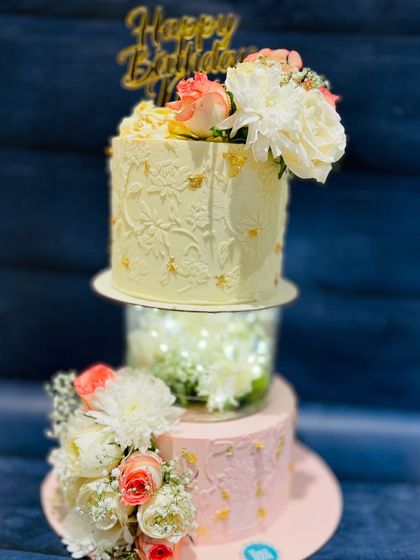 Chic & Themed Cakes for Adults photo 24