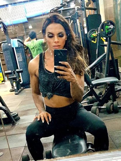 A gym selfie to track my progress and stay motivated.