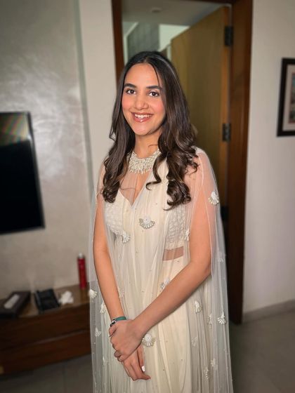 Modern Pastel & Ivory Brides photo 51