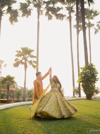 Fun Mehndi & Pre-Wedding Looks photo 19