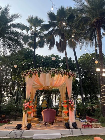 Breathtaking Mandaps & Ceremony Setups photo 36