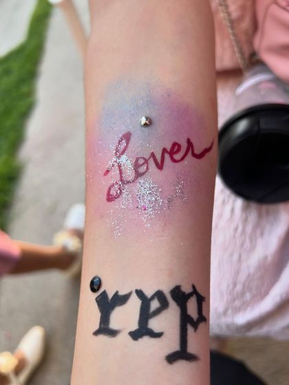 Face Painting & Glitter Bar photo 23