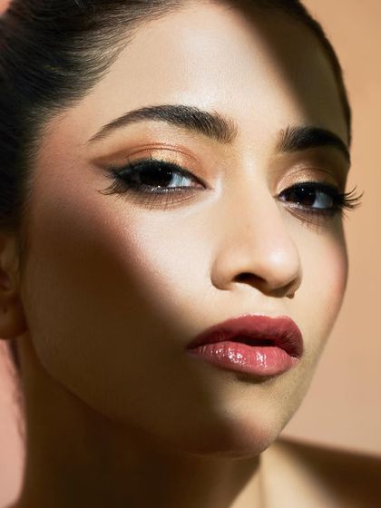 Mastering Eye Makeup: From Classic to Dramatic photo 12