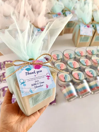 A gift for a baby shower should be as special as the occasion. I loved putting together this custom box, featuring a layered candle with tiny baby feet and a matching baby onesie wax sachet, all personalized for the parents-to-be.