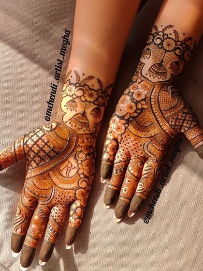 The couple's initials 'R' and 'C' are subtly placed within the intricate patterns of this beautiful semi-bridal design, making it a personal and romantic statement.