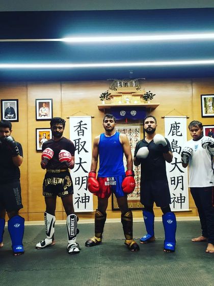 A duplicate of image 123, with the striking team.