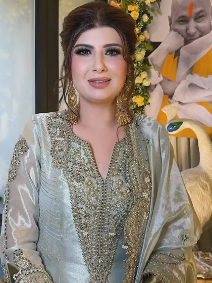 The final portrait. She looks absolutely stunning and ready for her event.