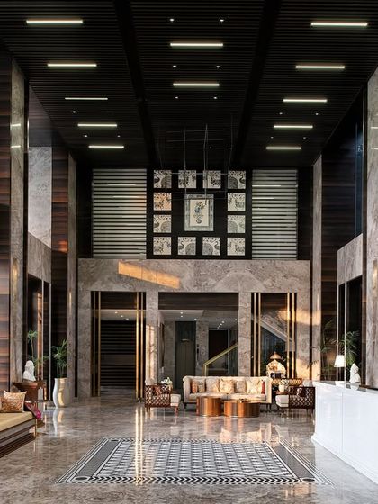 Another view of the Arihant lobby, showcasing the scale of the project. The lighting automatically adjusts based on the time of day, enhancing the architecture and saving energy.