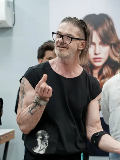 Bill Watson engaging with students during a workshop. His dynamic presence and passion for education create an inspiring atmosphere that motivates our students to push their creative boundaries.