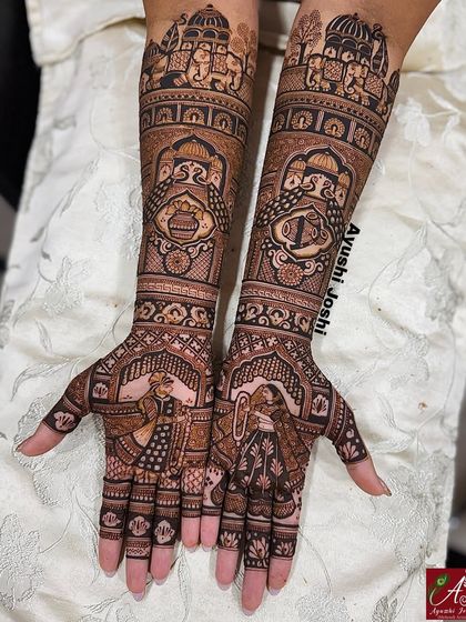 Another angle of the Varmala ceremony mehendi, showing the clean lines and dense patterns that create a rich, luxurious feel.