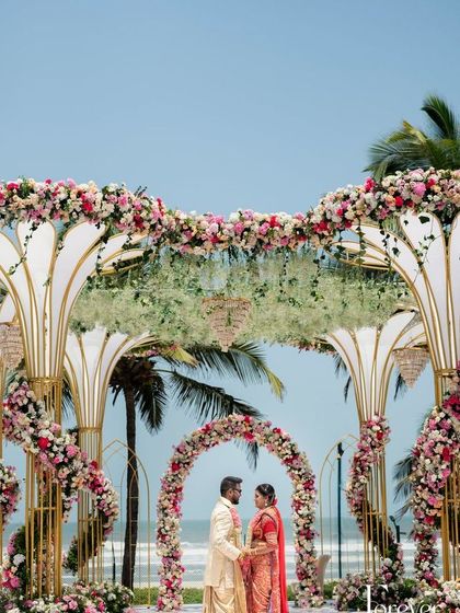 Decor by Aditya - Full-Service Wedding Planning Grand Mandaps & Ceremony Stages photo 14