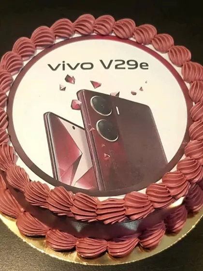 A custom photo cake created for Vijay Sales to celebrate the launch of the new Vivo V29e smartphone. I can print any high-quality image or logo on a cake to make your brand event memorable.