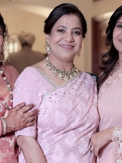 It’s an honor to get the entire family ready. Here, I’ve done subtle, elegant makeup for the groom's mother and aunts, focusing on techniques for mature skin that look fresh and sophisticated, never heavy.