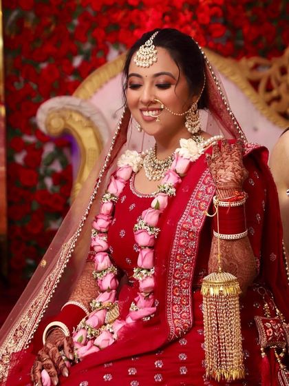 Timeless Red & Gold Brides photo 40