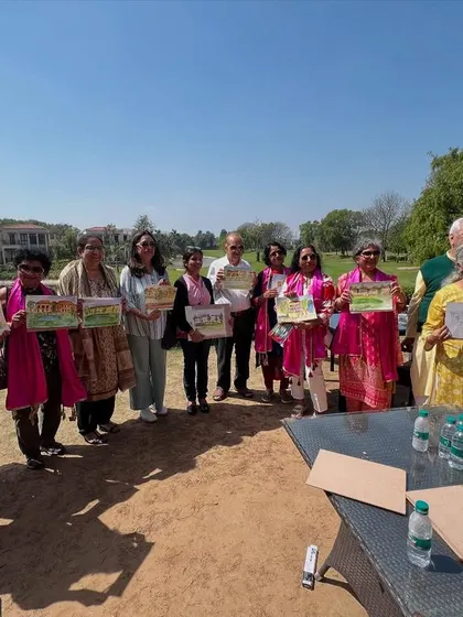 Another happy group shot from the workshop at Lemon Tree resort in Manesar. Sharing the joy of painting is one of my favorite things to do.