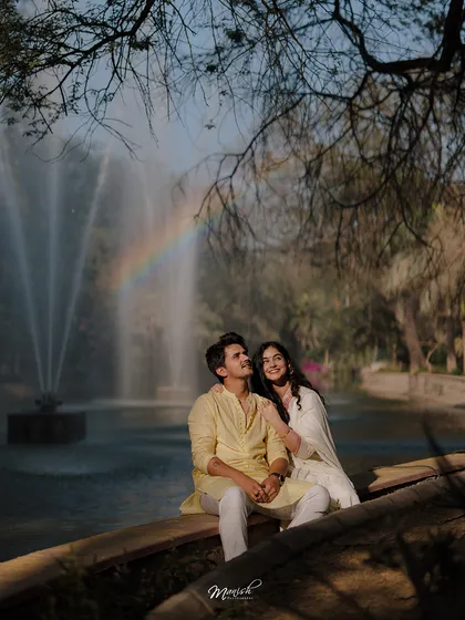 A rare moment of magic, with a rainbow blessing this couple's pre-wedding shoot. We are always ready to capture the unexpected beauty that nature offers, turning a simple portrait into an unforgettable memory of your love story.