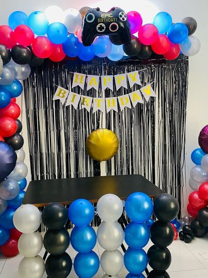 Birthday Balloon Arches & Backdrops photo 48