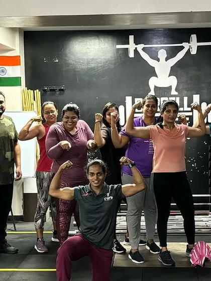 The morning batch brings the energy to start the day right. This is what a strong community looks like.
