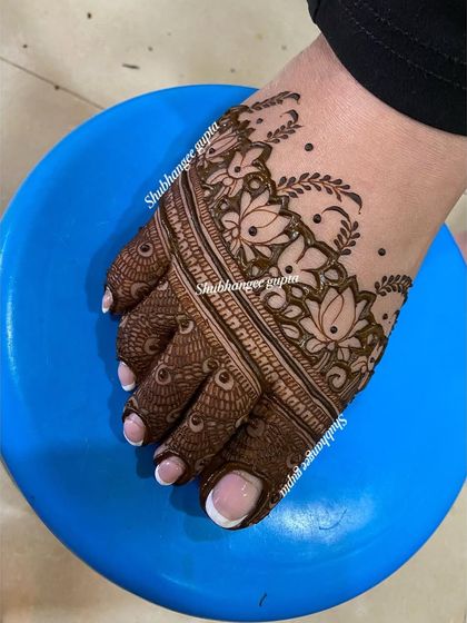 Beautiful Bridal Feet photo 13