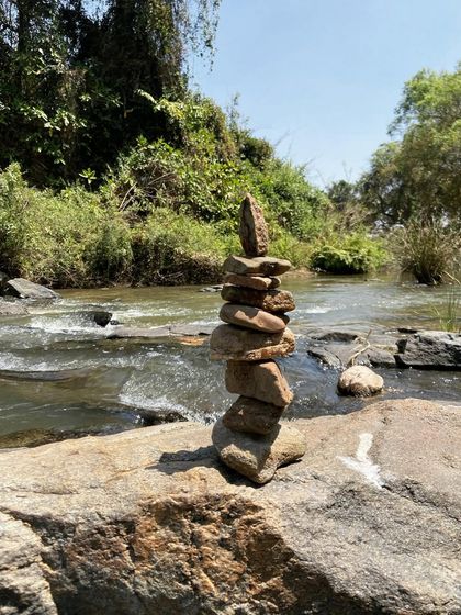 Sometimes the most beautiful collaborations are with nature itself. I love creating these meditative, temporary art pieces using found materials like fallen leaves, stones, and twigs. It’s a practice of being present and finding art in the world just as it is.