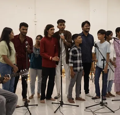 A large group of our Hobby Hub students and Kalakaar Fellows sharing the stage for a group performance, symbolizing the unity and collaborative spirit of our community.